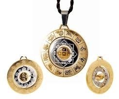 Amuleta de protectie, sanatate si prosperitate- Medalionul celor 8 simboluri tibetane, cele 12 zodii si silaba HRIH, 