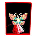 Martisor brosa mare, in cutie satinata cu fereastra, model fluture