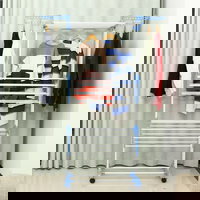 Uscator vertical, mobil si pliabil pentru rufe, cu suport umerase, 