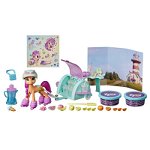 Figurina My Little Pony Scena De Film Sunny Starscout, 7.5 cm, 25 accesorii, 5 ani+, Hasbro