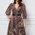 Rochie Alexa maro cu animal print si curea in talie, 