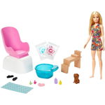 Mattel - Papusa Barbie , La salonul de manichiura, Multicolor