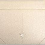 Husa Premium Guess Sleeve Saffiano Triangle Logo, Compatibila Cu Laptop / Macbook 16 inch, Crem - 39936, Guess