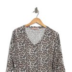Imbracaminte Femei Philosophy Apparel Cozy V-Neck T-Shirt Cheetah Print