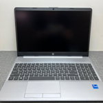 Laptop HP 250 G8 (Procesor Intel® Core™ i7-1165G7 (12M Cache, up to 4.70 GHz, with IPU) 15.6" FHD, 16GB, 512GB SSD, Intel® Iris Xe Graphics, Win 10 Pro, Argintiu)