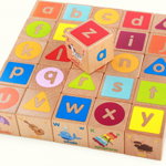 Joc educativ Montessori din lemn, cu 26 cuburi cu Literele alfabetului, cuvinte, culori, animale