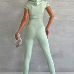 Compleu fitness Timote, bluza cu maneca scurta si colanti cu snururi metalice, Verde deschis, FashionForYou