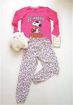 Pijama dama ieftina bumbac cu bluza cu maneca lunga roz si pantaloni lungi albi cu imprimeu SY Peanuts