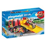Set vehicule Playmobil City Life - Masina de remorcare cu motocicleta (produs cu ambalaj deteriorat)
