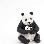PAPO - Figurina Urs Panda sezand cu Pui in Brate, Animale salbatice