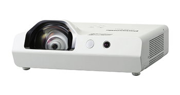 Videoproiector Panasonic Short Throw PT-TX350, 3200 lumeni, 1024 x 768 XGA, contrast 16000:1, LCD, difuzor integrat 10 W, LAN, HDMI