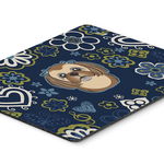 Caroline`s Treasures Flori albastre Ciocolata Brown Shih Tzu Mouse Pad, Hot Pad sau Trivet Albastru Large, 