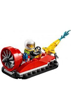 LEGO® City Set de pompieri pentru incepatori - 60106, LEGO