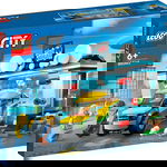 LEGO City: Spalatorie de masini 60362, 6 ani+, 243 piese
