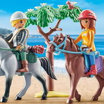 Playmobil Horses of Waterfall - Drumetie la plaja cu caii Amelia si Ben