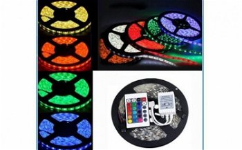 Banda LED 5 M , cu telecomanda si joc de lumini multicolore