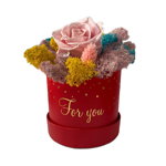 Aranjament Floral, cutie rosie cu trandafir criogenat pe pat de licheni multicolor, FashionForYou