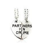 Set 2 coliere cu pandantiv inima si mesaj parteneri in crime in engleza, 