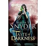 Taste of Darkness de Maria V. Snyder