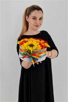 Set cadou , Trandafiri sapun , Cutie rotunda , floarea soarelui 2!, Magazin Traditional