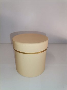 Cutie Carton Rotunda cu Dunga Aurie - BEJ