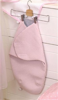 Sistem de infasare Baby swaddle Waffle din bumbac roz, AMY