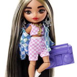 Papusa Barbie Extra Minis Wearing Checkered & Fashion Jacket (hgp64) 