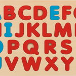Puzzle alfabet in stil Montessori