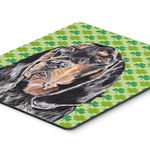 Caroline`s Treasures Black and Tan Coonhound Lucky Shamrock St. Patrick`s Day Mouse Pad, Hot Pad sau T Multicolore Large, 