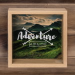 Pusculita din lemn 'Adventure awaits', 20x20 cm - OOTB