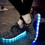 Pantofi sport pentru femei sau barbati, cu becuri colorate LED, pantofi pentru atletism, model cool stil moda strazii, cu reincarcare USB, Neer