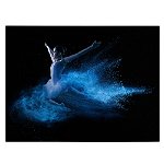 Tablou balerina dansand prin nor de pulbere albastru, negru 1606 - Material produs:: Poster pe hartie FARA RAMA, Dimensiunea:: 80x120 cm, 