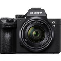 Aparat foto Mirrorless Sony Alpha A7III