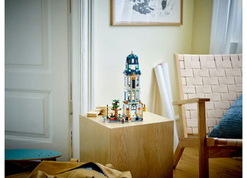 LEGO® Creator 3 in 1 - Strada principala 31141, 1459 piese, LEGO