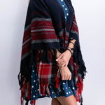 Poncho Lana 15, Magazin Traditional