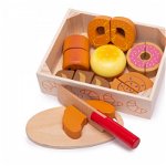 Set de 7 alimente de patiserie in ladita din lemn pentru feliat, https://www.jucaresti.ro/continut/produse/14951/1000/ladita-de-joaca-cu-produse-de-patiserie_14614.jpg