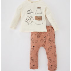 DeFacto, Pijama de bumbac cu imprimeu Snoopy, Portocaliu, Alb murdar, Gri inchis, 50-62 CM DeFacto, Pijama de bumbac cu imprimeu Snoopy, Portocaliu, Alb murdar, Gri inchis, 50-62 CM