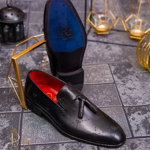 Pantofi Loafers de bărbați din piele naturala, Negru gravat cu ciucuri - P1557, 