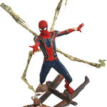 Diamond Marvel Premier Avengers 3 Iron Spider Man 30 CM 