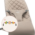 Balansoar BabyBjorn Bliss Sand Grey din tesatura matlasata cu aspect Clasic, cu bara de jucarii inclusa, BabyBjorn