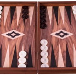 Joc de table Manopoulos Basic replica lemn nuc, Manopoulos