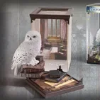 Figurina de colectie Harry Potter, Amazing Hedwig, 16 cm, suport sticla inclus
