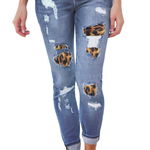 Q22-444 Pantaloni din denim accesorizati cu taieturi decorative, 