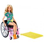 Papusa Barbie by Mattel Fashionistas papusa GRB93 in scaun cu rotile si rampa, Barbie