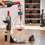 Decantor vin cu suport arcuit