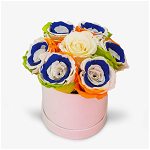 Cutie cu 6 trandafiri criogenati multicolori si un trandafir alb - Standard, Floria
