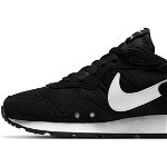 Nike, Pantofi sport de piele intoarsa, cu insertii de plasa Venture Runner, Negru/Alb, 6