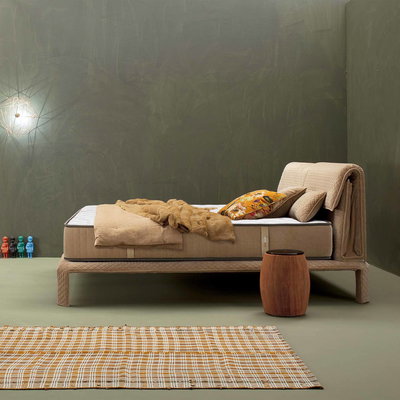 Saltea Ideal Sleep HOTEL SERIES LUX, superortopedică, cu spumă poliuretanică și arcuri, husă cu aerisire optimă, Grosime 25 cm, Ideal Sleep