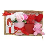 Set cadou 7 piese pentru iubita cu ursulet, flori din sapun, ciocolata si inimioara - ILIF10210