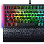 Tastatura mecanica gaming BlackWidow V4 75%, taste ABS, layout Intls. US (ISO),iluminare RGB, cu 6 butoane customizabile, suport pentru incheietura magnetic, negru, RAZER